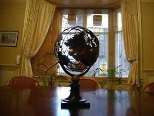 Πανσιόν Kilronan House 3*