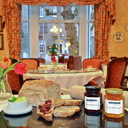 Kilronan House